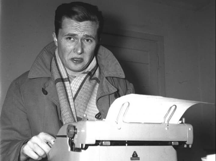 maszyna do pisania i Marek Hłasko